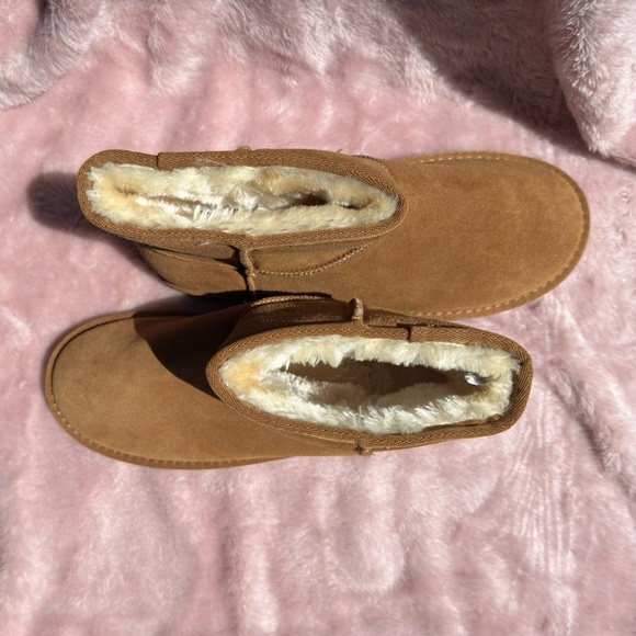 Tan Faux Suede Fuzzy Lined Winter Boots | Warm Cozy UGG-Style | Size 11 - Picture 2 of 5